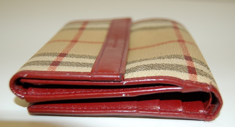 Burberry Haymarket Check Bi-fold Wallet (SHF-18237) – LuxeDH