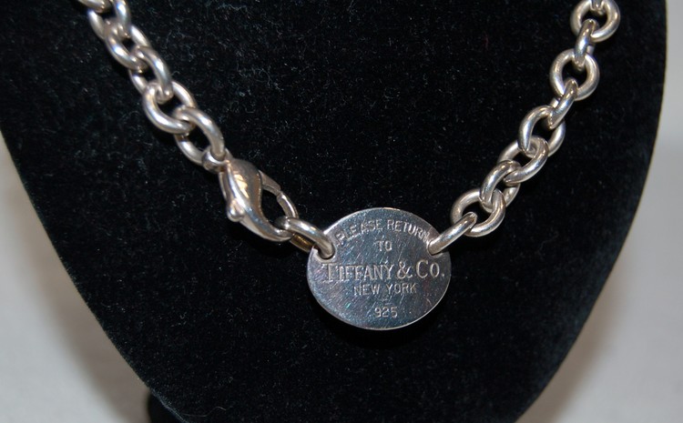 Tiffany & Co. Estate 'Return to Tiffany' Oval Tag Necklace – Long's Jewelers