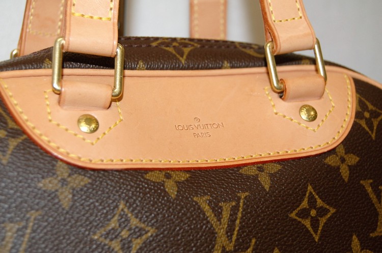 Louis Vuitton, Bags, Euc Louis Vuitton Monogram Excursion Bag