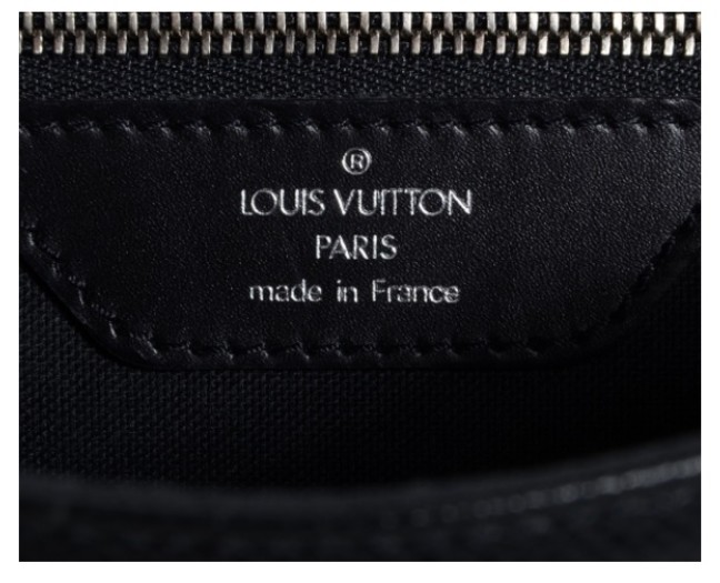 Louis Vuitton Black Taiga Cassiar Backpack Leather ref.302714 - Joli Closet