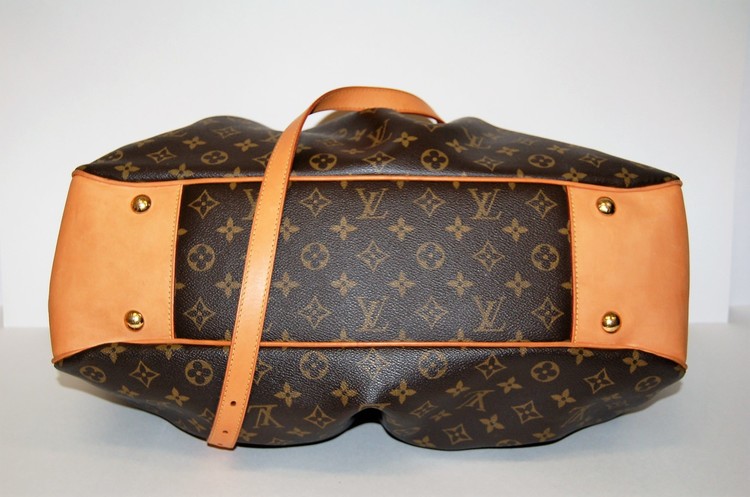 Louis Vuitton, a 'Boetie GM' monogram canvas bag, 2009. - Bukowskis