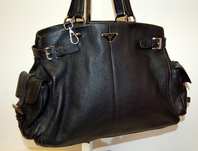 Prada Vitello Daino Side Pocket Flap Bag (SHF-aKkOkE) – LuxeDH