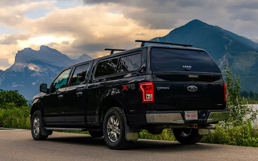 Top 5 Reasons to Choose a LEER Fiberglass Truck Cap
