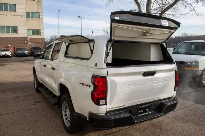 Leer Commercial Truck Caps