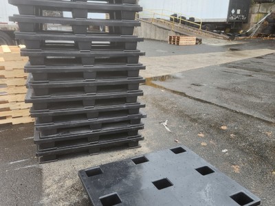 40" x 48" Plastic Used Pallets Projects.