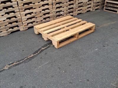 46" x 35" (4-Way)  Used Pallet Projects.