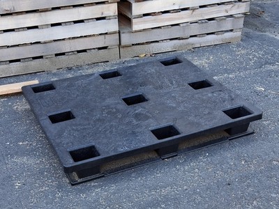 40" x 48" Used Plastic Pallets Projects.