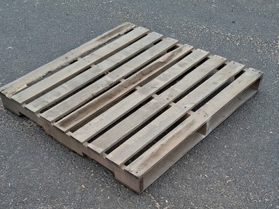 42" x 42" Used Pallets Projects.